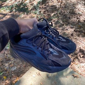 Yeezy 700 V2 Vanta Black